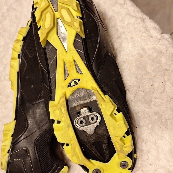 Mens Giro leather hook and loop bike shoes size 10.25 - Picture 5 of 5